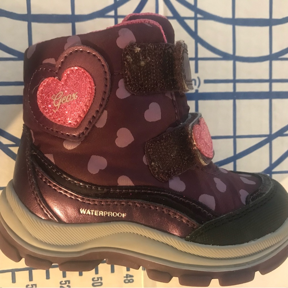 Geox Baby Waterproof Ankle Boot - size 5.5 (21)